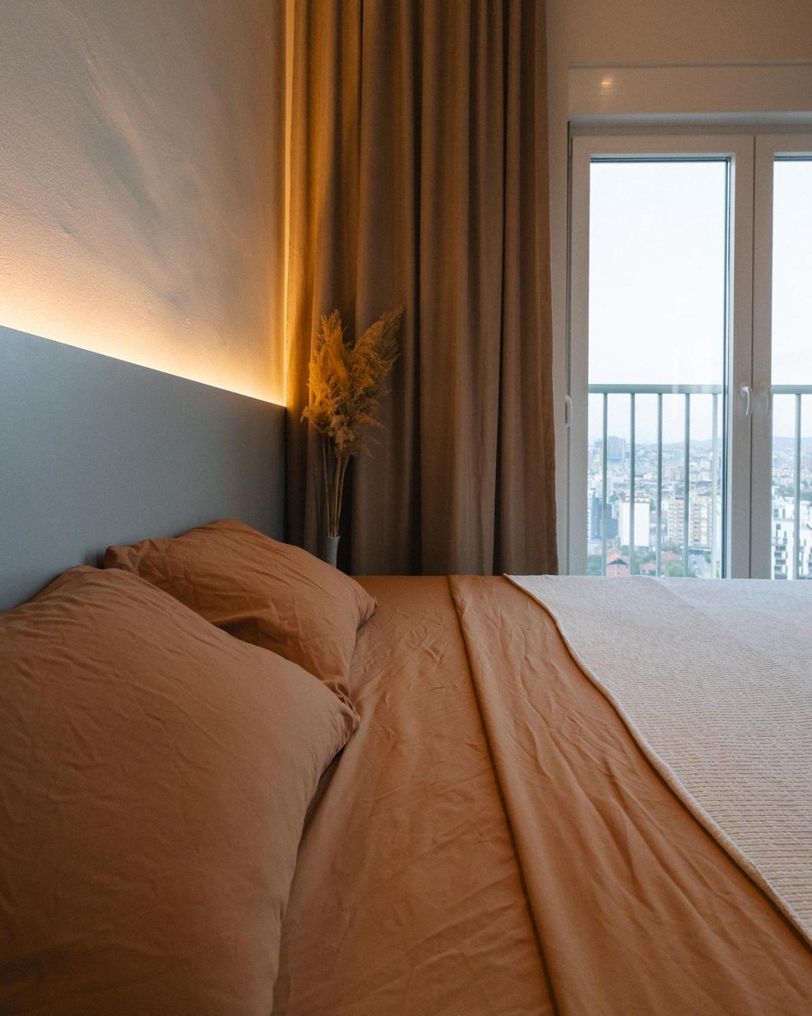Etern Apart Hotel Приштина Экстерьер фото