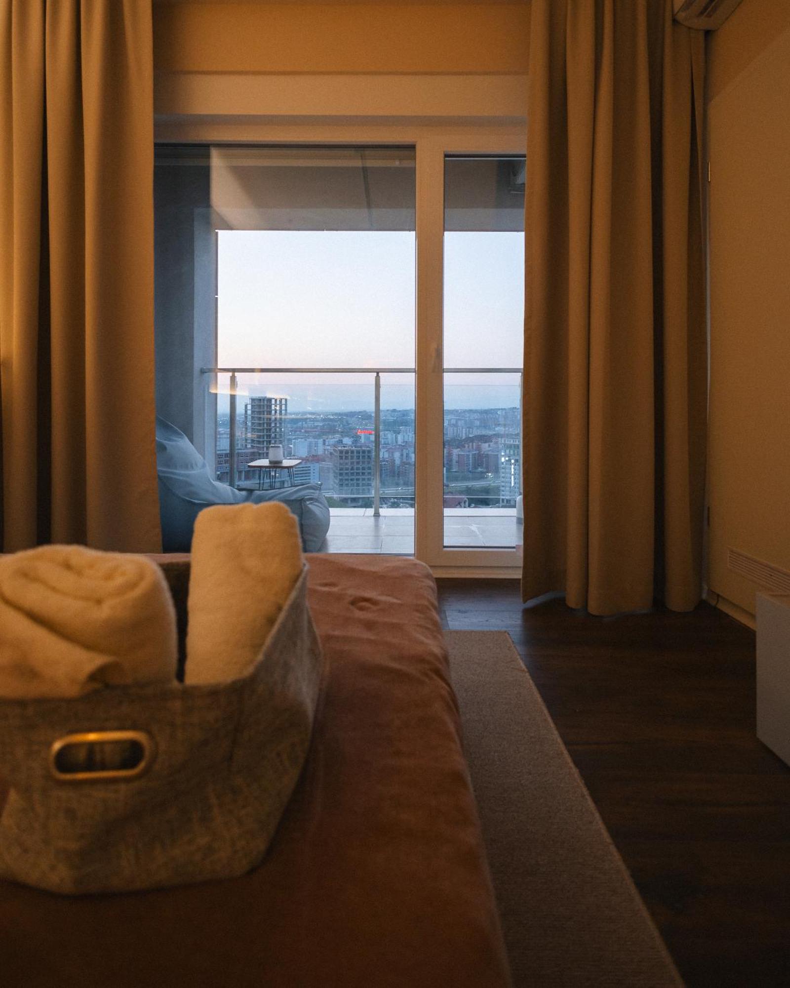 Etern Apart Hotel Приштина Экстерьер фото
